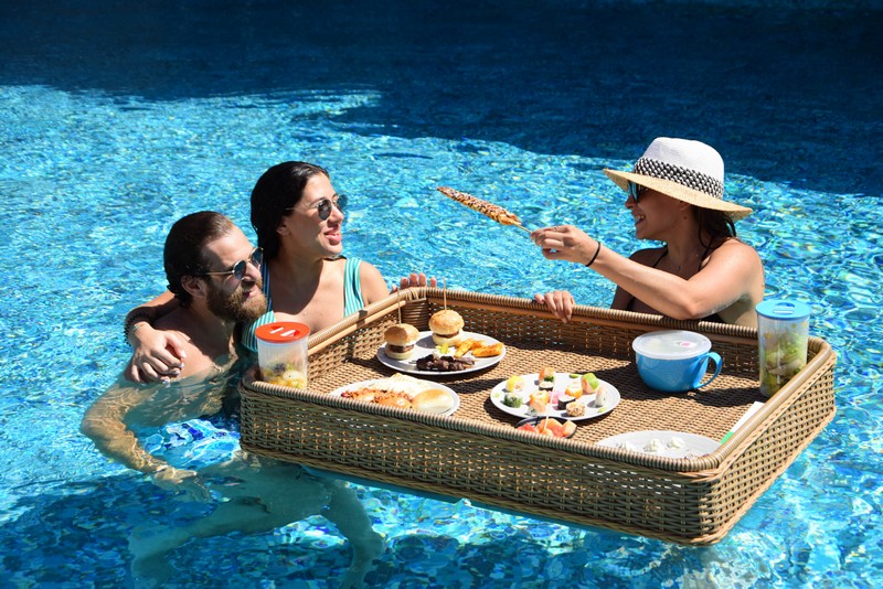 Lunch by the pool at Kempinski Summerland Hotel & Resort